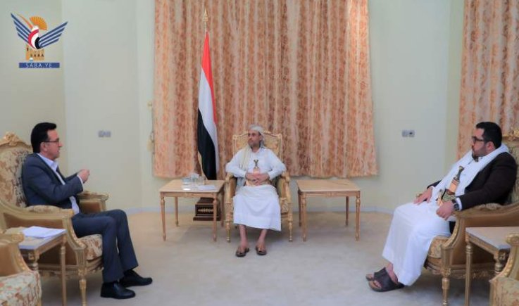 الرئيس المشاط يلتقي وزير المياه وأمين عام رئاسة الوزراء